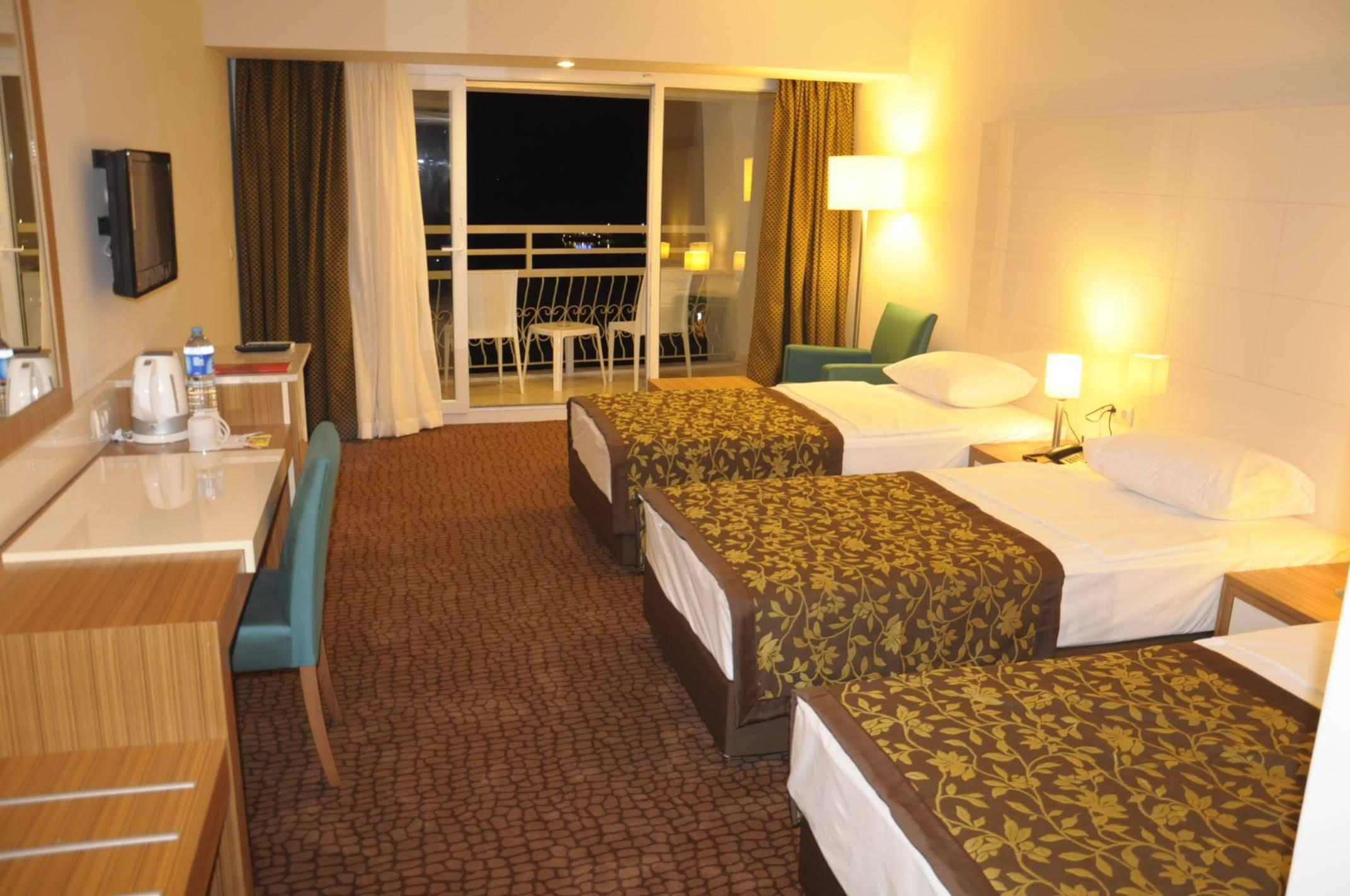 Hotel Goldenday Wings 3*